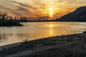Sunrise over the Danube, near Rossatz