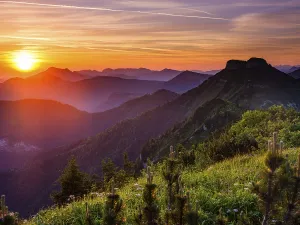 Sunrise over the Osterhorn group and the Hoellengebirge
