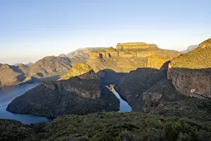 Sunset at Blyde River Canyon with GIpfel Three Rondawels
