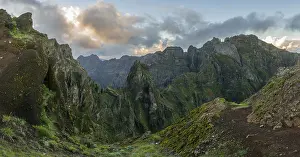 Sunset at Pico do Arieiro, hiking trail PR1