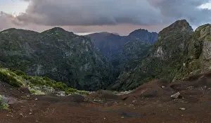 Sunset at Pico do Arieiro, hiking trail PR1
