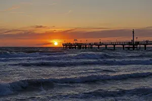 Sunset, pier, waves, swell, Wustrow
