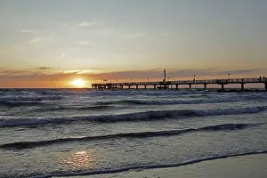 Sunset, pier, waves, swell, Wustrow