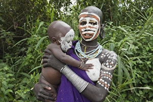 Surma woman with facial and body painting