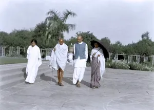 Sushila Nayar, Mahatma Gandhi and others walking, New Delhi, India, Asia, April 7, 1939, Asia