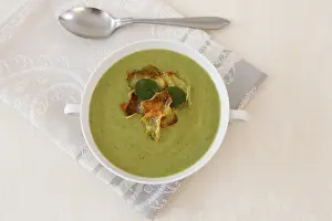 Swabian cuisine, cress soup with crisps