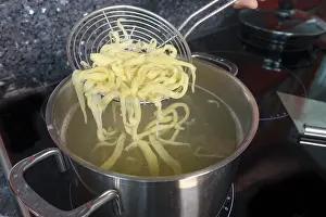 Swabian cuisine, preparation of spaetzle