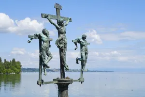 Swedish cross, crucifixion group at the entrance to Mainau Island