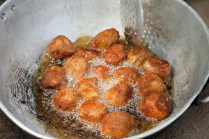 Category Historic EN Prints: Sweet pakoda, Karnataka, India