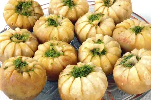 Sweet, tavapuri served in plate