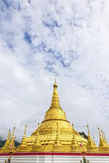 Tachileik Shwedagon Pagoda is a beautiful golden pagoda that imitates Shwedagon Paya Pagoda
