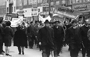 Tax officials also take to the streets for their demand for more pay