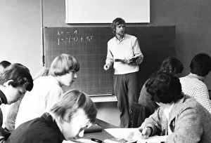 Teaching at a Hauptschule. The proportion of pupils with German parents is smaller than that with migrants 09