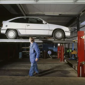 The Technical Inspection Association (TUeV) during the inspection of motor vehicles on 16