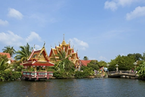 Category Buddhism Prints: Temple in Bo Phut, Ko Samui island, Thailand, Asia