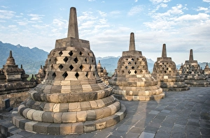 Temple complex Borobudur, Stupas