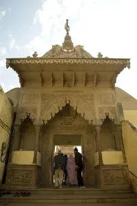 Temple nidhi van, vrindavan, mathura