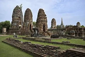 Temple ruins at Wat Mahathat, Temple of the Great and Holy Relic