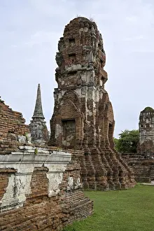 Temple ruins at Wat Mahathat, Temple of the Great and Holy Relic