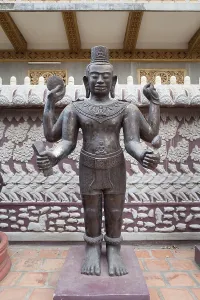 Temple sculpture at Wat Ounalom