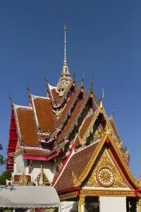 Temple behind the Wat Burapharam