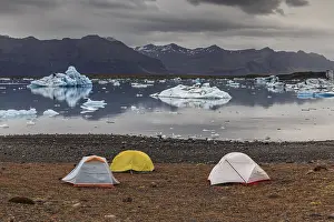 Tents in front of glacier lagoon