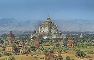 Thatbyinnyu Temple and many small temples