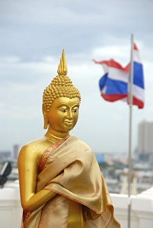 Theravada Buddhism, golden Buddha statue