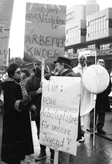 Several thousand students of the University of Dortmund demonstrated against the austerity policies of the North