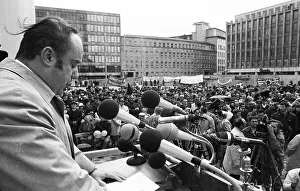Several thousand tenants demanded a rent freeze from the landlords