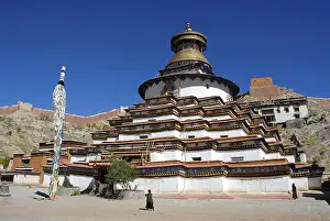 Tibetan Buddhism, Kumbum stupa in the Pelkor Choede Monastery