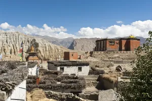 Tibetan Buddhism, red building of the Thubten Shedrup Dargyeling monastery