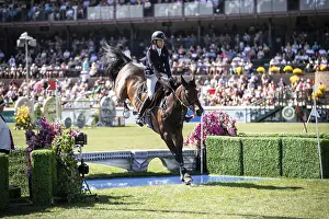 Category Historic EN Prints: Tim Gredley of Great Britain and riding Medoc de Toxandria compete in the first round of the 1