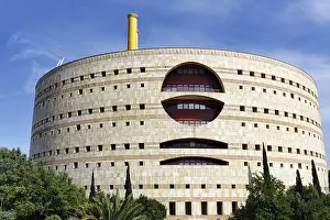 Torre Triana, round building, office tower