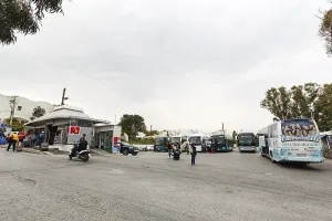 Tourists, Arrival at the bus station