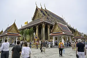 Tourists at Wat Phra Kaew, Temple of the Emerald Buddha