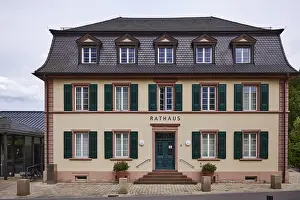 Town hall, entrance area, facades with windows
