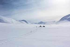 Category Scandinavia Prints: Track with markings in winter in front of Saelka
