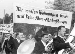 The traditional 1 May 1958 parade of the DGB