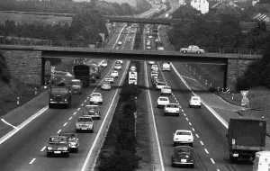 Traffic on the Ruhrschnellweg (B1) in 19 67