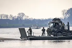 Category Historic EN Prints: Transport exercise of the Dutch army