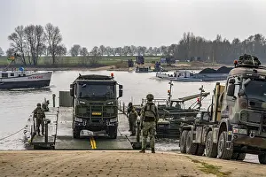 Category Historic EN Prints: Transport exercise of the Dutch army