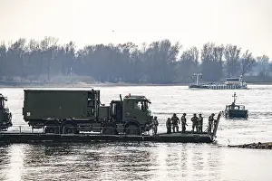 Category Historic EN Prints: Transport exercise of the Dutch army