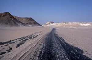 Travelling through the Black Desert and the White Desert