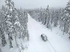 Category Scandinavia Prints: Travelling in a motorhome through wintery Lapland