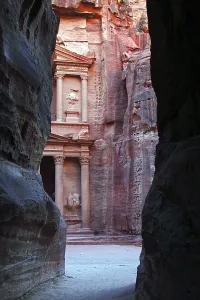 The Treasury, Al Khazneh at the end of the Siq