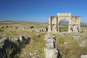 Triumphal arch of Caracalla, Roman ruins