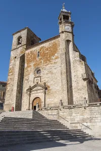 Trujillo main square. Church of San Martin Tours (Trujillo)