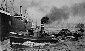 Tug boat in the port, Hamburg, Germany