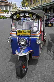 Tuktuk taxi in front of Wat Pho